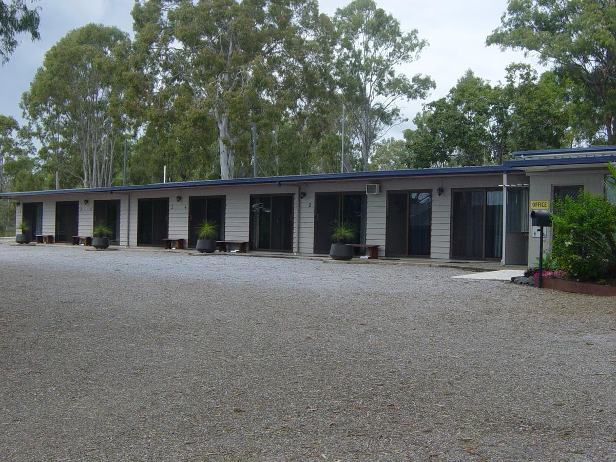 Greenacres Motel / Van Park Benaraby Bagian luar foto