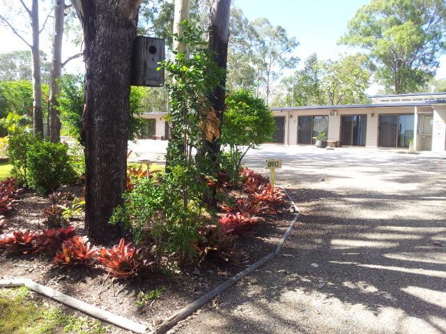 Greenacres Motel / Van Park Benaraby Bagian luar foto